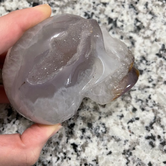 Small Crystal Skulls - Picture 2 of 8